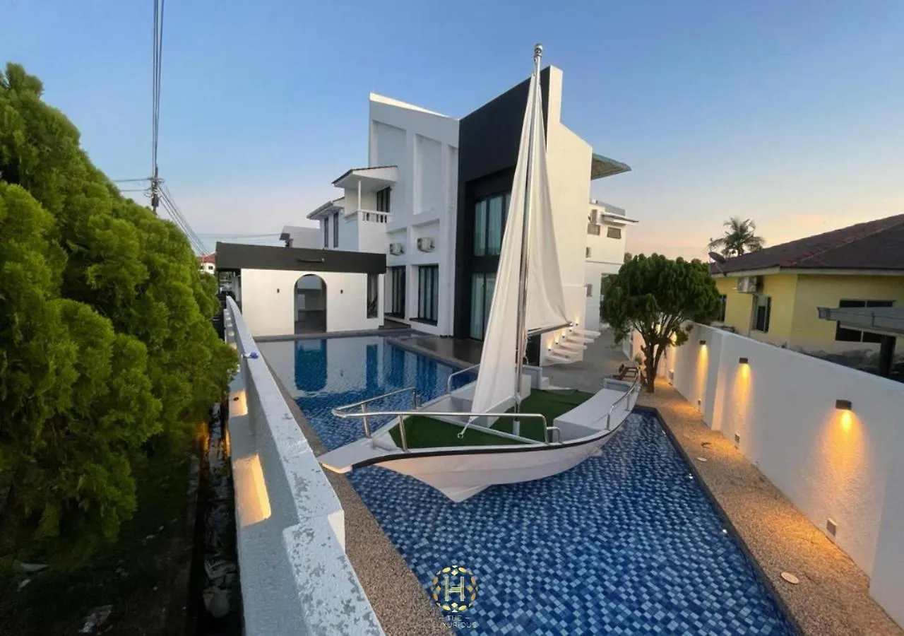 Villa The Luxurious 168 Cruise, Melaka